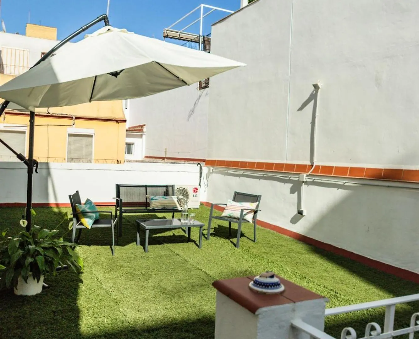 Encantadora Casa En Barrio De Triana Siviglia