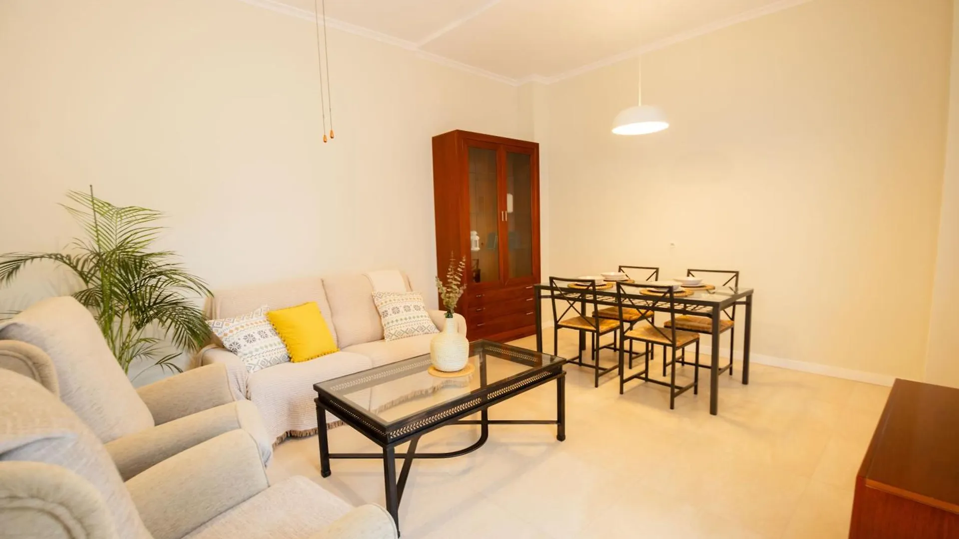 Holiday home Encantadora Casa En Barrio De Triana Seville